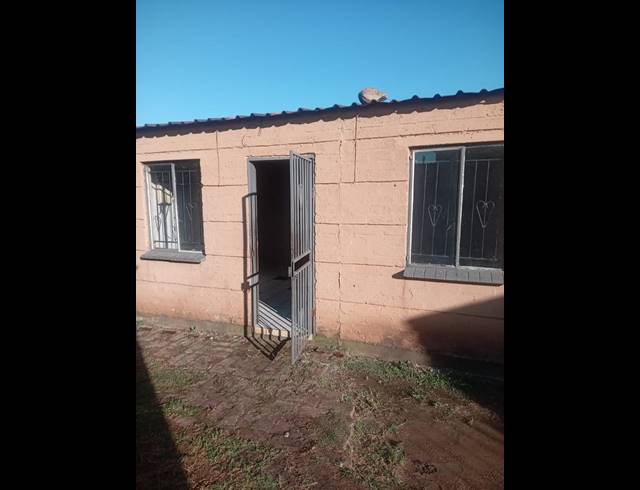 2 BEDROOM HOUSE FOR SALE IN KATLEHONG SOUTH